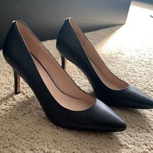 ALDO - size 6 classic black pumps - worn once